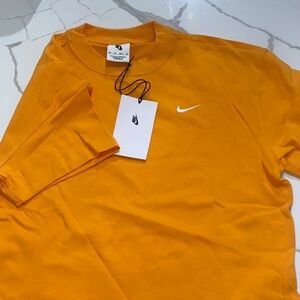 NEW Nike‎ Women’s Bright Orange Cropped Tee - Size XS